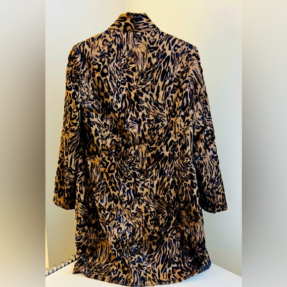 Faux-fur Cheetah print coat - Picture 6 of 12